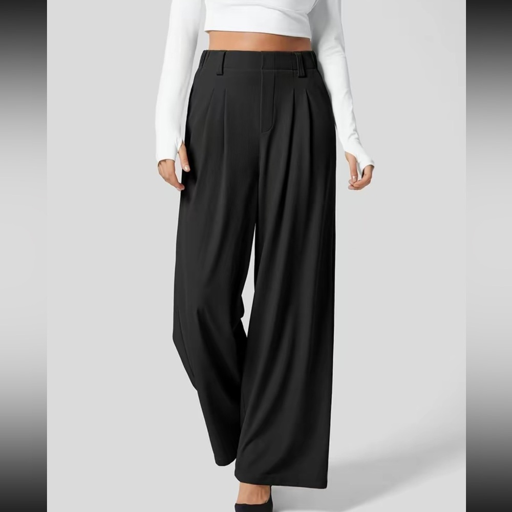 black Halara high waisted waffle pants (never worn and nwt!) fits size 4-6